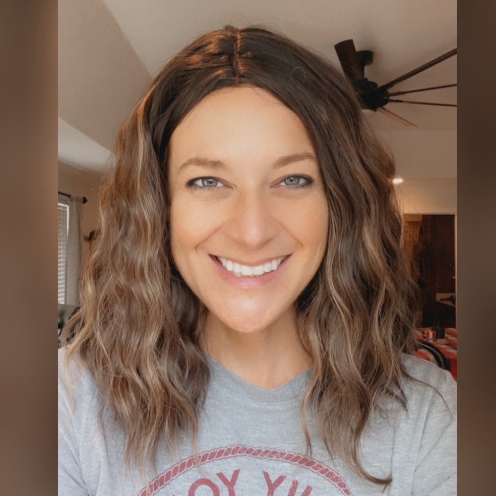 Brown wavy wig